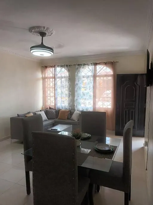 Apartamento Primer Piso Con Agua Caliente San Pedro de Macorís
